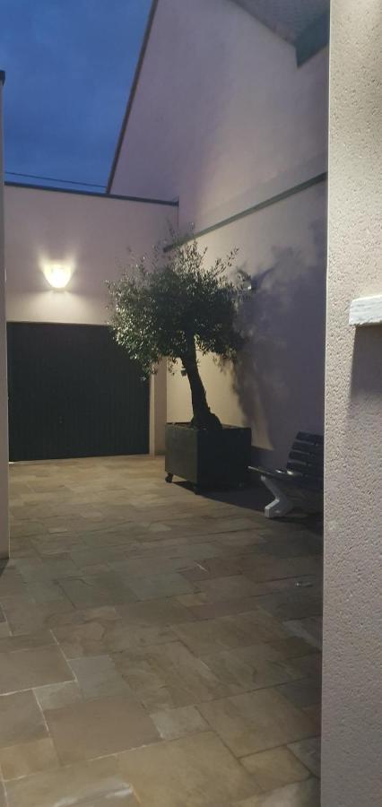 Maison Avec Garage 24 Heures Du Mans Voitures Et Toute Manifestation ルマン エクステリア 写真
